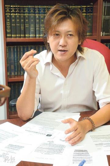 「3歲小朋友做錯事，你也會教他道歉。為何堂堂一個政府會不懂？」3年民事訴訟限期將至，謝志堅已去信菲律賓政府，若對方於限期前未就事件道歉及賠償，便會正式入稟本港法院追討。根據律師團隊計算，謝廷駿去世應可獲賠償200萬港元。（陳淑安攝）
