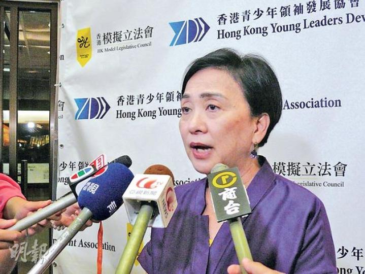 民主黨主席劉慧卿強調他們不反對2017年特首選舉公民提名，且會邀請國際學者就特首的產生方法提供意見，確保有一個普及而平等的選舉方案。（楊康琪攝）