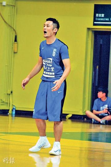余文樂的橫州工業籃球隊前晚取勝晉級八強賽。（攝影﹕梁迺楠）