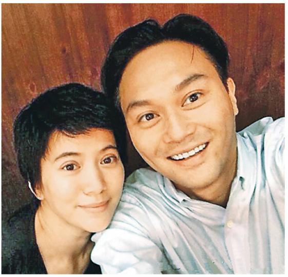 張智霖與老婆袁詠儀拍拖到銅鑼灣食知名拉麵,笑言好運不用排隊。(微博圖片) 張智霖與老婆袁詠儀拍拖到銅鑼灣食知名拉麵,笑言好運不用排隊。(微博圖片)