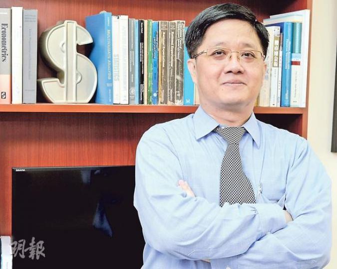 經濟學家關焯照表示：「因為現時香港主要高爾夫球場的總土地面積約為700公頃，如果能夠徵用兩至三成的土地作為發展新市鎮之用，相信香港短期的『地荒』問題便迎刃而解。」（圖2）為粉領高爾夫球場。（葉家豪攝）