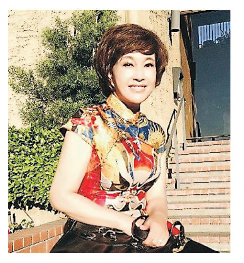 劉曉慶與夫婿王曉玉在美國舉行婚禮。（微博圖片）