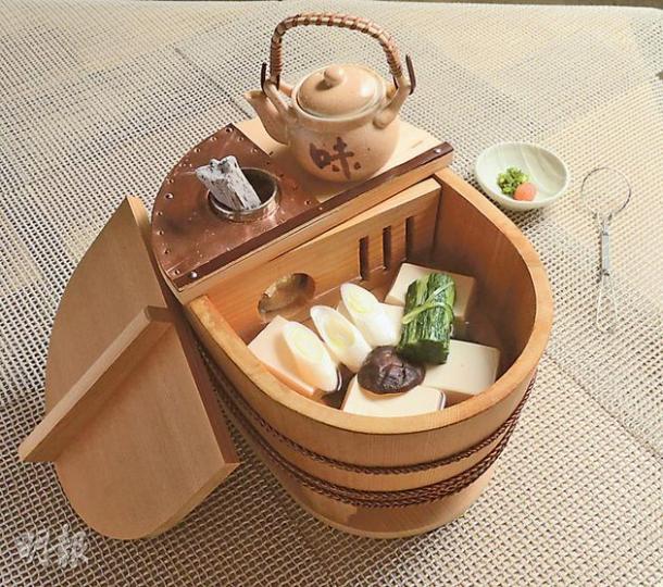 京都豆腐鍋 - 溫暖軟滑的伏見豆腐,浸在傳統的昆布汁和Dashi醬汁中,令湯底更見鮮甜,更能突出豆腐的原味。($280) (林俊源攝) 京都豆腐鍋 - 溫暖軟滑的伏見豆腐,浸在傳統的昆布汁和Dashi醬汁中,令湯底更見鮮甜,更能突出豆腐的原味。($280) (林俊源攝)