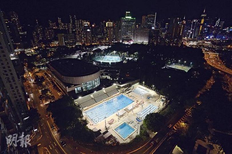 維園泳池運作了近56年,為本港首個公眾泳池,將在周日(9月1日)後與市民告別,而新游泳池將於下月16日正式運作。 (余俊亮攝) 維園泳池運作了近56年,為本港首個公眾泳池,將在周日(9月1日)後與市民告別,而新游泳池將於下月16日正式運作。 (余俊亮攝)