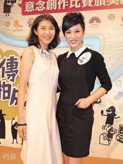 王愛倫與陳法蓉將與其他「慧妍雅集」會員夾份送禮給朱玲玲的孫兒。(攝影/記者﹕孫慧莊) 王愛倫與陳法蓉將與其他「慧妍雅集」會員夾份送禮給朱玲玲的孫兒。(攝影/記者﹕孫慧莊)