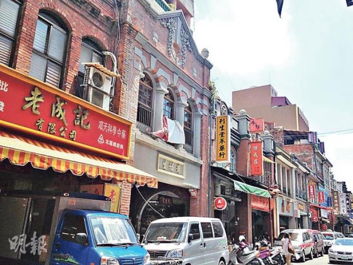 迪化街一帶處處有傳統街屋,是老台北最典型面貌。(文仔攝) 迪化街一帶處處有傳統街屋,是老台北最典型面貌。(文仔攝)