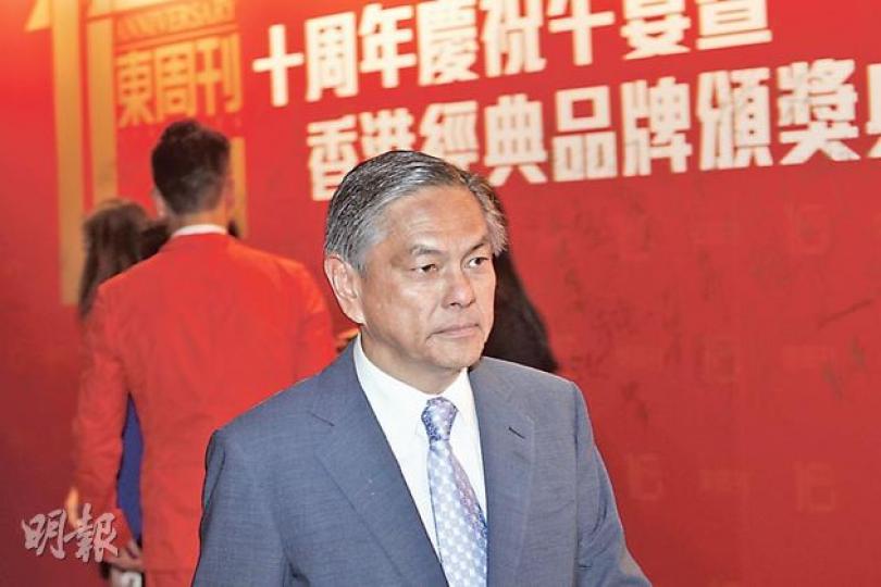 政協常委、星島主席何柱國3月先話佔中成功樓市跌,可以係一條財路,原來佢仲好留意佔中發起人之一戴耀廷嘅肥瘦,認為對方「肥咗」。(李紹昌攝) 政協常委、星島主席何柱國3月先話佔中成功樓市跌,可以係一條財路,原來佢仲好留意佔中發起人之一戴耀廷嘅肥瘦,認為對方「肥咗」。(李紹昌攝)