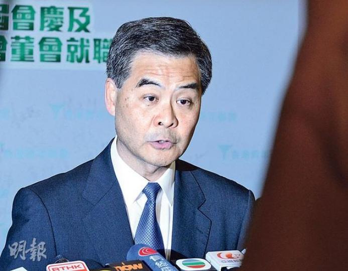 特首梁振英表示,現時房屋問題癥結是土地供應,需要時間規劃及程序完成,過程要地區居民、區議會、城規會及地產界配合。(劉焌陶攝) 特首梁振英表示,現時房屋問題癥結是土地供應,需要時間規劃及程序完成,過程要地區居民、區議會、城規會及地產界配合。(劉焌陶攝)