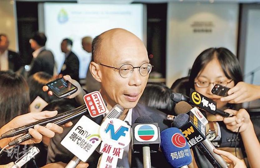 環境局長黃錦星昨出席可持續建築發展香港地區會議發布會後,強調當局將檢討堆填區滲漏事故的通報機制。(李澤彤攝) 環境局長黃錦星昨出席可持續建築發展香港地區會議發布會後,強調當局將檢討堆填區滲漏事故的通報機制。(李澤彤攝)