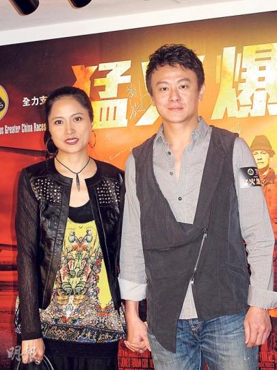 邵美琪與施祖男十指緊扣大方任影,非常甜蜜。(攝影/記者:柯美)導演黃修平(左起)與主角顏卓靈、蔡瀚億很開心《狂舞派》締票房佳績。(攝影/記者:柯美) 邵美琪與施祖男十指緊扣大方任影,非常甜蜜。(攝影/記者:柯美)導演黃修平(左起)與主角顏卓靈、蔡瀚億很開心《狂舞派》締票房佳績。(攝影/記者:柯美)