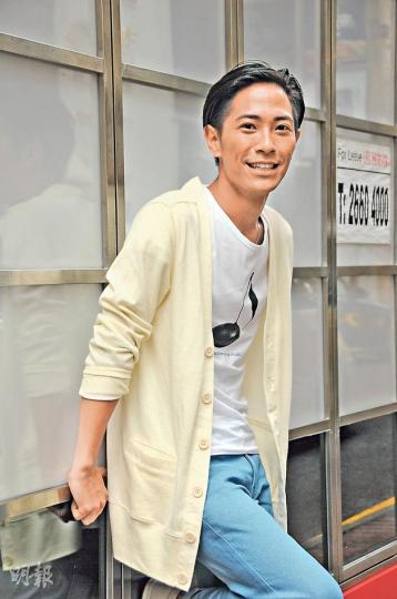 羅鈞滿勇於承認當年炒燶股票欠下一身債,幸有家人與朋友的幫忙,渡過難關。(攝影﹕娛樂組) 羅鈞滿勇於承認當年炒燶股票欠下一身債,幸有家人與朋友的幫忙,渡過難關。(攝影﹕娛樂組)