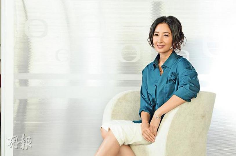 關詠荷自2006年誕下女兒之後,差不多所有時間都照顧女兒,2007年更因此而辭演《同事三分親》。女兒Brittany現已7歲,娥姐坦言還在摸索跟女兒的相處方式。(攝影:孫華中) 關詠荷自2006年誕下女兒之後,差不多所有時間都照顧女兒,2007年更因此而辭演《同事三分親》。女兒Brittany現已7歲,娥姐坦言還在摸索跟女兒的相處方式。(攝影:孫華中)