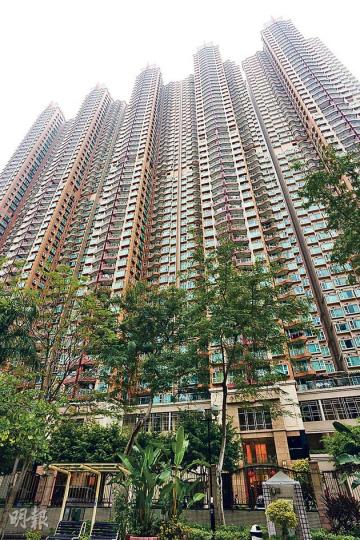 二手成交淡靜,惟優質戶仍具承接力,天水圍栢慧豪園一個極高層三房單位,以536萬元易手,實用呎價直撲8000元水平,創屋苑標準分層單位新高。(陳淑安攝) 二手成交淡靜,惟優質戶仍具承接力,天水圍栢慧豪園一個極高層三房單位,以536萬元易手,實用呎價直撲8000元水平,創屋苑標準分層單位新高。(陳淑安攝)