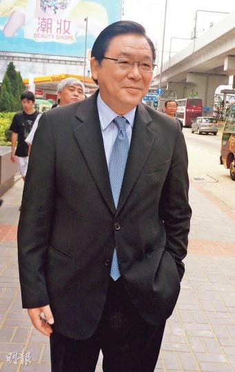 立法會議員林健鋒表示,事發當日首次駕車前往該處,其間發現不對勁,見路上沒有其他車,故繼續逆線前行至前面路口才轉回正線,過程被警察見到。(羅慧茵攝) 立法會議員林健鋒表示,事發當日首次駕車前往該處,其間發現不對勁,見路上沒有其他車,故繼續逆線前行至前面路口才轉回正線,過程被警察見到。(羅慧茵攝)