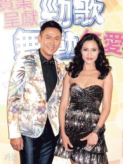 馬德鐘與衣著性感的太太張筱蘭出席慈善晚會。(攝影/記者:楊安莉) 馬德鐘與衣著性感的太太張筱蘭出席慈善晚會。(攝影/記者:楊安莉)