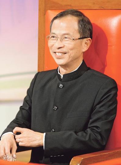 立法會主席曾鈺成昨日出席港台節目《議事論事》錄影,說中央過去將香港看得太簡單。(尹錦恩攝) 立法會主席曾鈺成昨日出席港台節目《議事論事》錄影,說中央過去將香港看得太簡單。(尹錦恩攝)