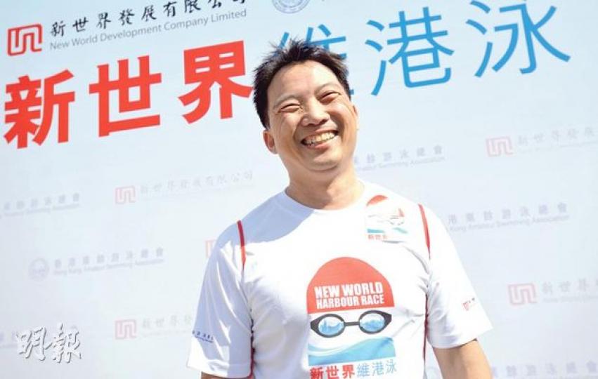 民主黨胡志偉早前未能通過水試，理論上不能參賽，但噚日就以嘉賓身分偷雞游足全程，話感覺好爽。（盧翊銘攝）