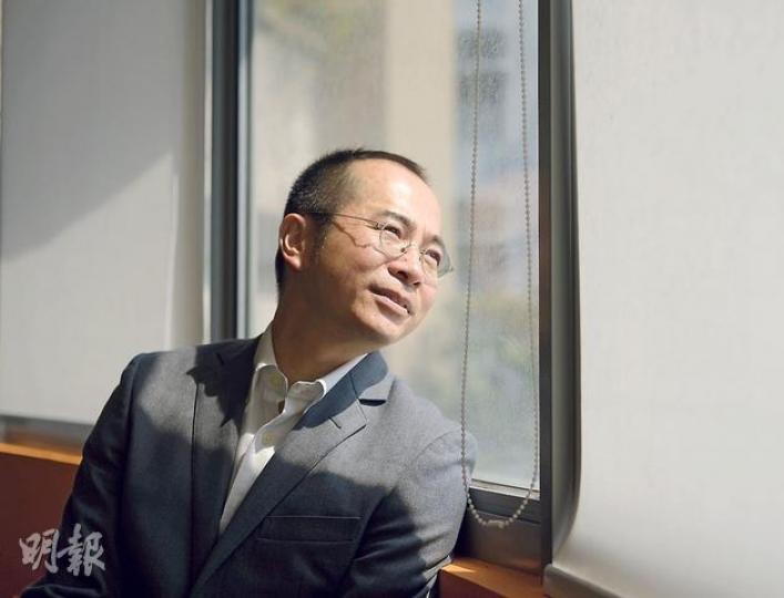 推行「光房」計劃的社企「要有光」，行政總裁余偉業接受訪問時多次強調，計劃不能即時解決社會的貧窮及房屋問題，但期望幫助到有需要的基層家庭，並希望能產生示範作用，令社會可以出現更多良心業主。（余俊亮攝）
