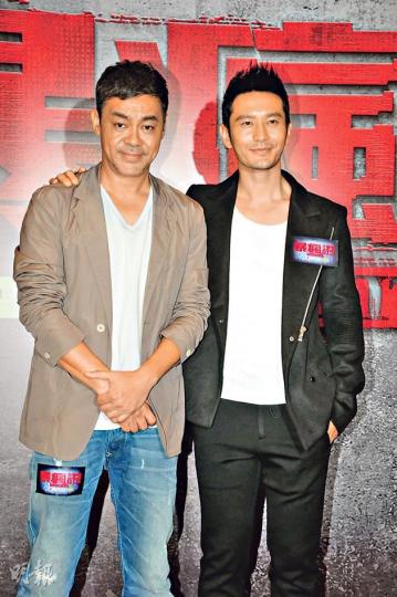 劉青雲（左）與黃曉明（右）於現實中是百分百好男人，絕不打女人。（攝影：梁迺楠）葉璇展露拍戲時留下的瘀痕，真是有苦自己知。（攝影：梁迺楠）