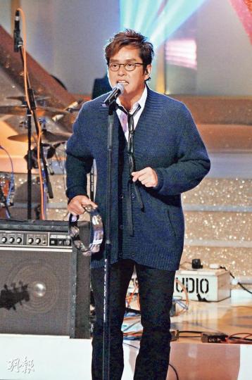 阿倫預告「左麟右李演唱會」會連跳十場鄭多燕的舞蹈，屆時看能否可以keep fit。（攝影：梁迺楠）吳卓羲在內地密密搵銀，豬籠入水。（攝影：梁迺楠）薛凱琪自言其頸部是一個美感，故不可以經常讓人看。（攝影：梁迺楠）