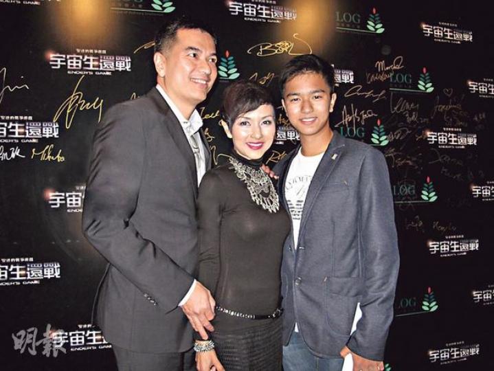 司馬燕偕丈夫及大仔吳澋滔睇首映。（攝影/記者﹕李潔盈）