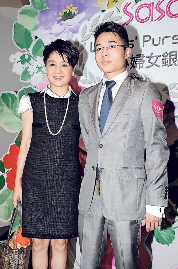 四太梁安琪指兒子猷亨仍在讀書，做馬主一事慢慢再想。（攝影：鍾偉茵）三太陳婉珍昨日出席單車慈善賽事，她憶起跟賭王昔日的浪漫史。（攝影：鍾偉茵）