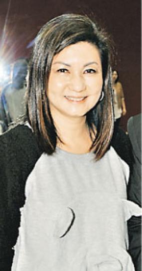 樂易玲指馬賽下周出席商場活動時，會交代自己的戀情。（攝影/記者﹕林祖傑）港姐冠軍陳凱琳（左二）、亞軍蔡思貝（右二）跟落選港姐劉溫馨（左一）、陳偉琪（右一）齊現身無綫新一期訓練班開學禮。（攝影/記者﹕林祖傑）