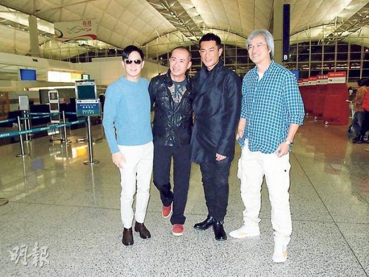 張家輝(左起)、《掃毒》出品人林小明、古天樂及導演陳木勝前晚啟程赴羅馬。(攝影/記者﹕葉靜文) 張家輝(左起)、《掃毒》出品人林小明、古天樂及導演陳木勝前晚啟程赴羅馬。(攝影/記者﹕葉靜文)