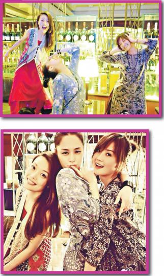 自封「龍虎豹」的容祖兒、鍾欣潼、蔡卓妍,早前外遊玩得開心,笑言是瘋癲三人組。(微博圖片)鍾嘉欣、李亞男之前在《巨輪》演姊妺,兩人戲裏戲外都是好姊妹。(微博圖片)曹永廉、蕭正楠雖然喜愛互窒,實質老友鬼鬼,兄弟情深。(微博圖片)佘詩曼與一班好姊妹周家蔚、湯盈盈、梁靖琪等姊妹情深,吃喝玩樂又結伴外遊,度過不少歡樂時光。(微博圖片) 自封「龍虎豹」的容祖兒、鍾欣潼、蔡卓妍,早前外遊玩得開心,笑言是瘋癲三人組。(微博圖片)鍾嘉欣、李亞男之前在《巨輪》演姊妺,兩人戲裏戲外都是好姊妹。(微博圖片)曹永廉、蕭正楠雖然喜愛互窒,實質老友鬼鬼,兄弟情深。(微博圖片)佘詩曼與一班好姊妹周家蔚、湯盈盈、梁靖琪等姊妹情深,吃喝玩樂又結伴外遊,度過不少歡樂時光。(微博圖片)