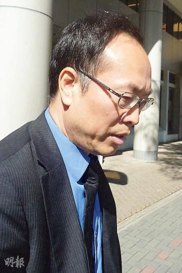 港大中醫藥學院副教授馮奕斌(圖)供稱,服用含毒性的藥材烏頭,會破壞神經系統及心血管系統,出現呼吸困難等徵狀。(何海棠攝) 港大中醫藥學院副教授馮奕斌(圖)供稱,服用含毒性的藥材烏頭,會破壞神經系統及心血管系統,出現呼吸困難等徵狀。(何海棠攝)