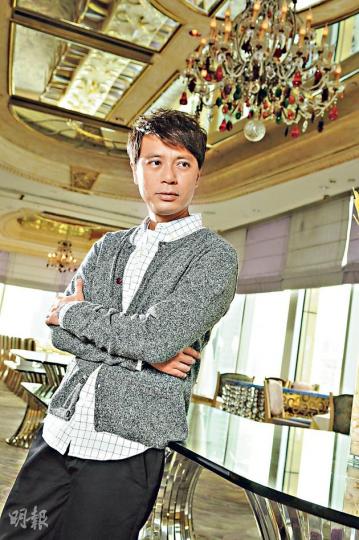 克勤憑新歌《紙牌屋》率先奪《勁爆頒獎禮》的「播放指數歌曲大獎」。(攝影﹕孫華中) 克勤憑新歌《紙牌屋》率先奪《勁爆頒獎禮》的「播放指數歌曲大獎」。(攝影﹕孫華中)
