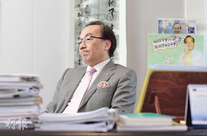 公民黨梁家傑接受訪問時表示,至今未聽到比公民提名更好、能抗衡篩選的方法,若中央有「沒有公民提名,亦同時沒有篩選」的方案,便應「拎出來跑馬仔」,由市民決定。(李澤彤攝) 公民黨梁家傑接受訪問時表示,至今未聽到比公民提名更好、能抗衡篩選的方法,若中央有「沒有公民提名,亦同時沒有篩選」的方案,便應「拎出來跑馬仔」,由市民決定。(李澤彤攝)