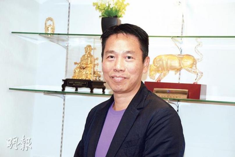 國藝主席冼國林昨日指出,集團西樵山影城佔地逾千畝,合作方佛山市順德皇室薇薇婚紗攝影將投資1000萬元在其中約20畝地建造景區。(葉浩霖攝) 國藝主席冼國林昨日指出,集團西樵山影城佔地逾千畝,合作方佛山市順德皇室薇薇婚紗攝影將投資1000萬元在其中約20畝地建造景區。(葉浩霖攝)