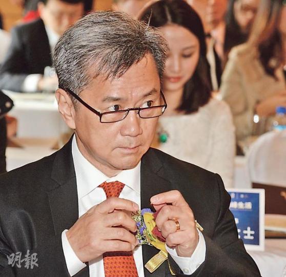 小琴寄語王總,有心嚟香港「玩」就多啲同香港樓神、長實執董趙國雄(圖)取經喇!(劉焌陶攝) 小琴寄語王總,有心嚟香港「玩」就多啲同香港樓神、長實執董趙國雄(圖)取經喇!(劉焌陶攝)