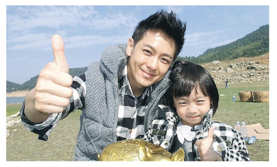 林志穎與兒子參與電影版《爸爸去哪兒》演出,有否信心創票房佳績呢?(微博圖片) 林志穎與兒子參與電影版《爸爸去哪兒》演出,有否信心創票房佳績呢?(微博圖片)