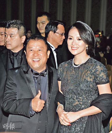 曾志偉豎起拇指讚章子怡在《一代宗師》演得出色,奪得亞太影后實至名歸。(攝影:鍾偉茵 孫華中) 曾志偉豎起拇指讚章子怡在《一代宗師》演得出色,奪得亞太影后實至名歸。(攝影:鍾偉茵 孫華中)