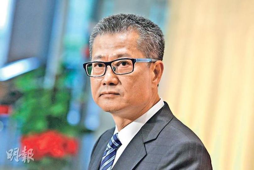 政府公布新一季的賣地計劃,共推12幅住宅地,涉5500伙,連同首3季8180伙,合共約1.37萬伙,創13年新高。發展局長陳茂波(圖)表示,加快推地是反映政府增加房屋供應的決心。(李澤彤攝) 政府公布新一季的賣地計劃,共推12幅住宅地,涉5500伙,連同首3季8180伙,合共約1.37萬伙,創13年新高。發展局長陳茂波(圖)表示,加快推地是反映政府增加房屋供應的決心。(李澤彤攝)
