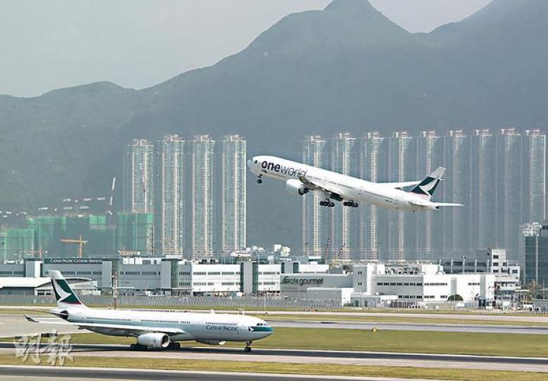 香港機場容量不足,發展遭遇瓶頸期,但若能保持開放態度迎接新的航空資源,香港沉澱幾十年的全球航空樞紐的優勢,非對手在短時間內可超越。(郭慶輝攝) 香港機場容量不足,發展遭遇瓶頸期,但若能保持開放態度迎接新的航空資源,香港沉澱幾十年的全球航空樞紐的優勢,非對手在短時間內可超越。(郭慶輝攝)
