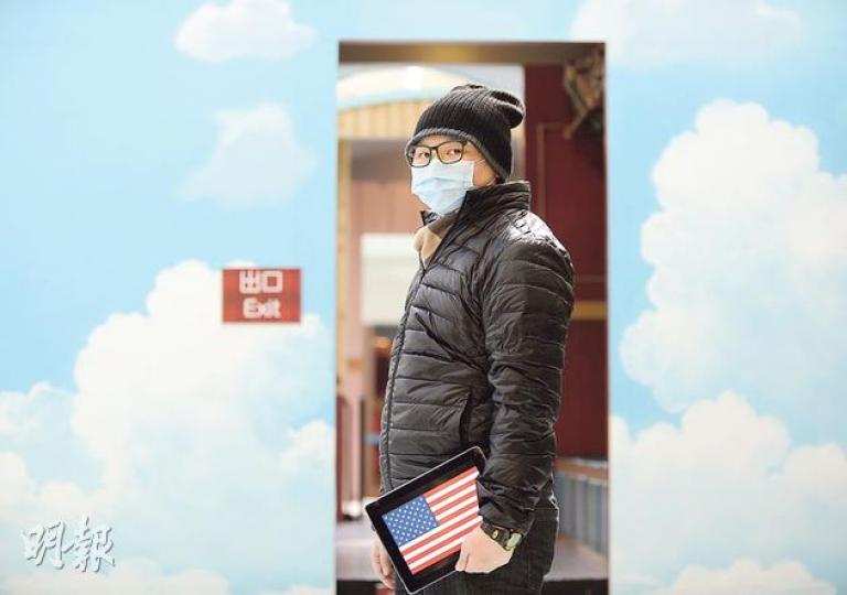 曾任民選學生會主席的Charlie今年18歲,去年確診腦癌,如今大病初癒,他希望把握「重生」機會見識世界,冀明年參觀美國總統奧巴馬的辦公桌,「願望成真基金」現正協助他申請到白宮參觀。(余俊亮攝) 曾任民選學生會主席的Charlie今年18歲,去年確診腦癌,如今大病初癒,他希望把握「重生」機會見識世界,冀明年參觀美國總統奧巴馬的辦公桌,「願望成真基金」現正協助他申請到白宮參觀。(余俊亮攝)