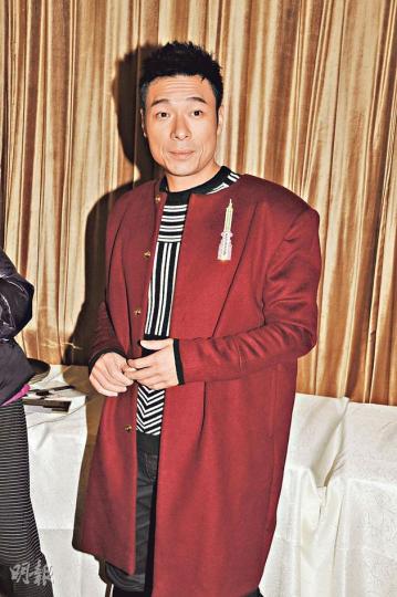 許志安自爆向Sammi求婚經過,自言好真誠。(攝影﹕孫華中、梁榮達、鍾偉茵)安仔接受傳媒訪問時,「恭喜」聲此起彼落。(攝影﹕孫華中、梁榮達、鍾偉茵) 許志安自爆向Sammi求婚經過,自言好真誠。(攝影﹕孫華中、梁榮達、鍾偉茵)安仔接受傳媒訪問時,「恭喜」聲此起彼落。(攝影﹕孫華中、梁榮達、鍾偉茵)