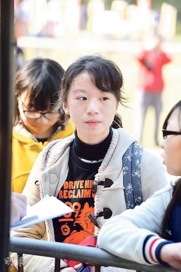 薛同學(黃志東攝)長居英國的馬氏夫婦(黃志東攝)的士司機鄧先生(黃志東攝) 薛同學(黃志東攝)長居英國的馬氏夫婦(黃志東攝)的士司機鄧先生(黃志東攝)