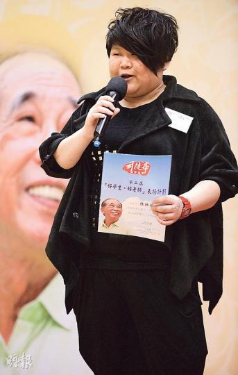 「好學生.好老師」計劃得獎者陳詠彤戒毒成功,重投學業,雖然毒品損害到其健康和智商,但她堅持學習,完成中專印刷課程後,現升讀中大社區學院的高級文憑課程,惟因健康狀况要休學一年。(余俊亮攝) 「好學生.好老師」計劃得獎者陳詠彤戒毒成功,重投學業,雖然毒品損害到其健康和智商,但她堅持學習,完成中專印刷課程後,現升讀中大社區學院的高級文憑課程,惟因健康狀况要休學一年。(余俊亮攝)
