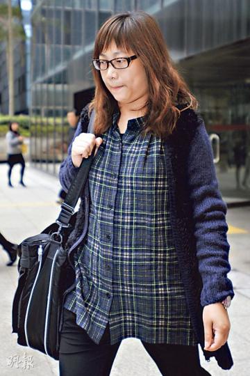 匯豐銀行金融罪案情報及調查經理黃玉燕(圖)供稱,涉案的假銀行文件錯漏百出,如填上了錯誤的戶口號碼。(葉家豪攝) 中國銀行批核經理馮國樑(圖)昨供稱,案中警方搜出由中銀發出的「確認信」屬偽造,因中銀只會發出「證明函」。(羅慧茵攝) 匯豐銀行金融罪案情報及調查經理黃玉燕(圖)供稱,涉案的假銀行文件錯漏百出,如填上了錯誤的戶口號碼。(葉家豪攝) 中國銀行批核經理馮國樑(圖)昨供稱,案中警方搜出由中銀發出的「確認信」屬偽造,因中銀只會發出「證明函」。(羅慧茵攝)