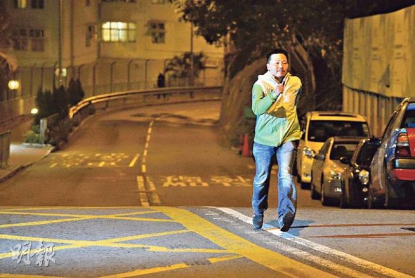 鼻咽癌康復者吳偉麟(圖)與28名癌症康復者及家屬組隊,參加下月16日的渣打香港馬拉松賽事,宣揚正面人生觀。(鄧宗弘攝) 鼻咽癌康復者吳偉麟(圖)與28名癌症康復者及家屬組隊,參加下月16日的渣打香港馬拉松賽事,宣揚正面人生觀。(鄧宗弘攝)