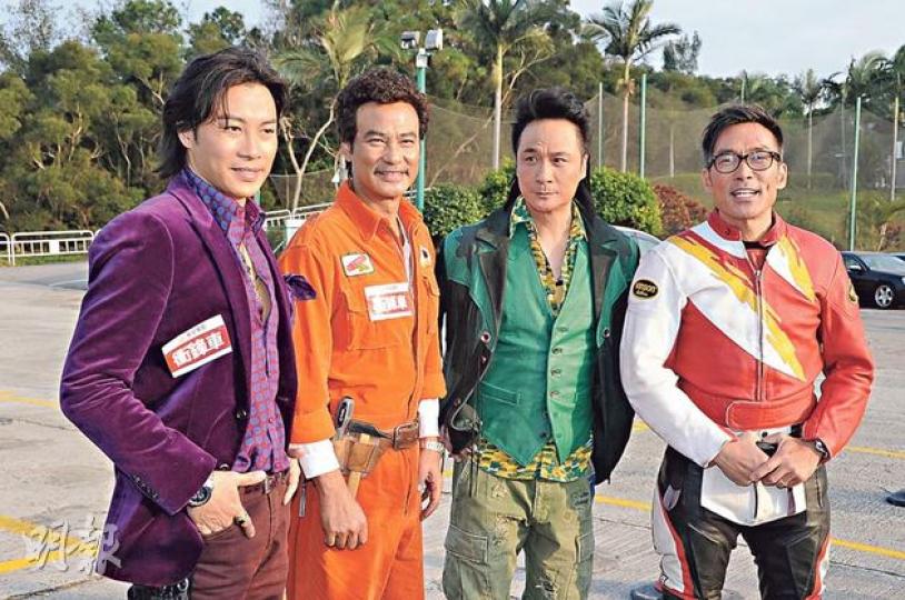 譚耀文（左起）、任達華、吳鎮宇、鄭浩南的鮮艷造型非常出位。（攝影：鍾偉茵） 古巨基為了拍戲而決心剪短髮。（攝影：鍾偉茵）