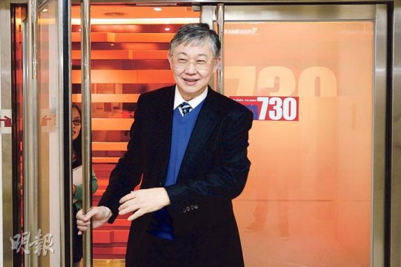 擁有免費報紙《am730》的中原集團創辦人施永青在商台節目透露,《am730》被抽廣告,昨午他回報社向員工交代報章被施壓詳情,但他向員工表明,不用改變客觀持平的辦報方針。(葉家豪攝) 擁有免費報紙《am730》的中原集團創辦人施永青在商台節目透露,《am730》被抽廣告,昨午他回報社向員工交代報章被施壓詳情,但他向員工表明,不用改變客觀持平的辦報方針。(葉家豪攝)