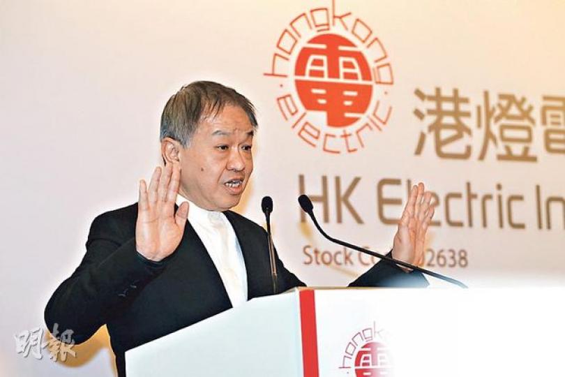 港燈今日起招股,最多集資321億元。主席霍建寧昨日稱,電能早在去年9月預告分拆,但因要與政府商討利潤管制協議的中期檢討,故延至今年1月啟動上市。(李紹昌攝) 港燈今日起招股,最多集資321億元。主席霍建寧昨日稱,電能早在去年9月預告分拆,但因要與政府商討利潤管制協議的中期檢討,故延至今年1月啟動上市。(李紹昌攝)