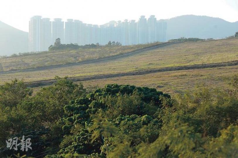 政府預留10億元,資助非牟利機構在已修復的堆填區土地上發展康樂、環保或社區設施,其中面積最大的堆填區位於將軍澳一期,佔地9公頃。(葉家豪攝) 政府預留10億元,資助非牟利機構在已修復的堆填區土地上發展康樂、環保或社區設施,其中面積最大的堆填區位於將軍澳一期,佔地9公頃。(葉家豪攝)