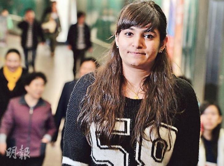 土生土長的印裔大學生Gurwinder Kaur說,本港的少數族裔教學語言令她無法學好中文,最後只能入讀教院主修英文,無法實現成為通識教師的夢想。(劉焌陶攝) 融樂會執行委員會主席吳靄儀歡迎政府改變思維,承認少數族裔學生需以「第二語言」方式學習中文,認為是突破,但在落實政策時仍有不少細節問題需要澄清。(郭慶輝攝) 土生土長的印裔大學生Gurwinder Kaur說,本港的少數族裔教學語言令她無法學好中文,最後只能入讀教院主修英文,無法實現成為通識教師的夢想。(劉焌陶攝) 融樂會執行委員會主席吳靄儀歡迎政府改變思維,承認少數族裔學生需以「第二語言」方式學習中文,認為是突破,但在落實政策時仍有不少細節問題需要澄清。(郭慶輝攝)
