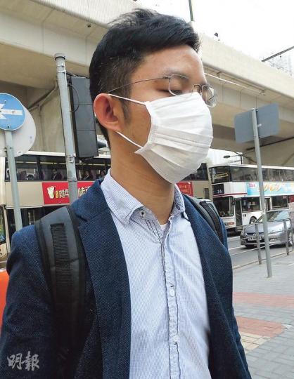 報稱為導演的凌宇瀚(圖)昨由私人律師代表出庭,他在庭上承認是同性戀者,並指身上藏有的「迷姦水」僅供自用。(陳倢朗攝) 報稱為導演的凌宇瀚(圖)昨由私人律師代表出庭,他在庭上承認是同性戀者,並指身上藏有的「迷姦水」僅供自用。(陳倢朗攝)